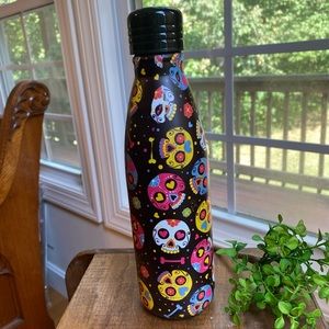 Insulated “Day of the Dead” stainless steel bottle.